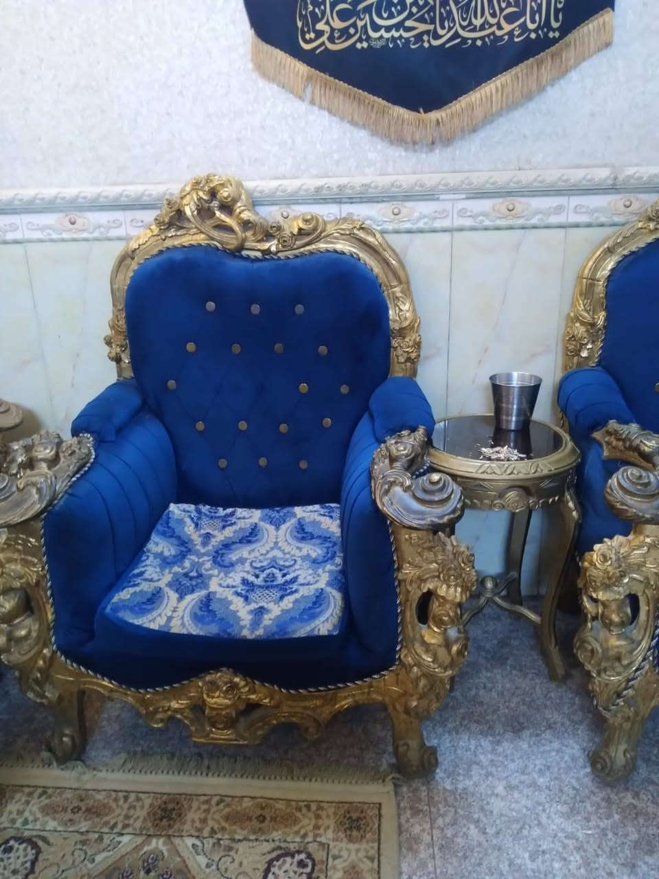 بيع سريع تخم مصري ملكي لون لازرك ويا طبلات عدد ٣ درجه أوله ونضافته ٩٥ بالميه  السعر ٥٠٠ وبي مجال 
والتخم الثاني ١٠ مقاعد هم نضيف سعره جوه سوك ب٣٠٠ امانه الله نضيفات وسبب بيع ماكو مساحه  المراسله واتساب *********** عنوان حي أور قرب حسينيه المصطفى
