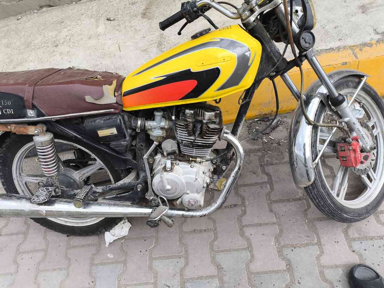 سلام عليكم شلونكم شباب
دراجه ايراني اوراق كامله 
شغاله سلف وهندر
 سعر 375وبيه مجال  
مكاني بغداد الوشاش قريب ع الإسكان 
رقمي ***********
