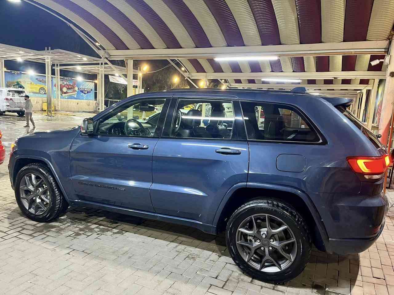 🚗 للبيع:  JEEP CHEROKEE 2021 GRAND

Limited 2021

المواصفات:

• اللون: Cher Blue
• المحرك: 3.6L V6 بنزين
• العداد: 59,000 ميل فقط
• فتحة بانوراما
• كشنات جلد أسود مع تبريد وتدفئة
• ستيرن مع تدفئة
• رادارات أمامية وجانبية
• تشغيل عن بعد + بصمة أبواب
• جنطة كهربائية
• شاشة كبيرة + فول تحكمات
• تحديد مسار + مثبت سرعة

الحالة:

• حادث خفيف في المقدمة (جاملغ يسار + بنيد)
• بدون فتح أي إيرباغ
• الراديتر سليم
• الضرر خارجي فقط 
• السيارة نظيفة وجاهزة للاستعمال

📍 الموقع: النجف الأشرف
💰 السعر المطلوب: 285$ مع مجال بسيط
📞 للتواصل: ***********

