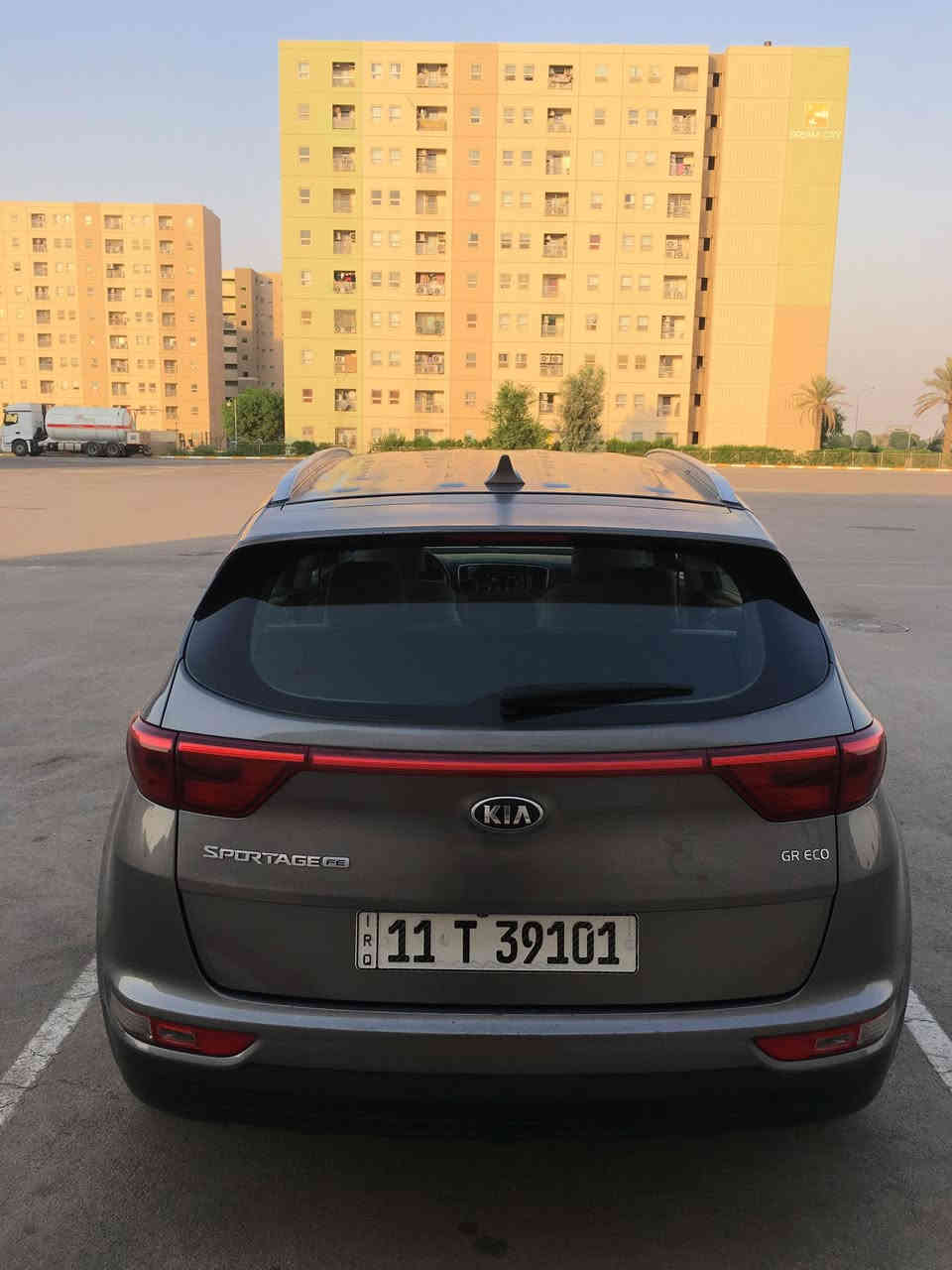 كيا سبورتج موديل 2018 وارد امريكي محرك 2400 gdi حادثها تبديل بنيد فقط والجاملغات راجعة بارد بدون لغود وبدون دواخل الدعامية الامامية والخلفية مصبوغات صور الحادث موضحة السيارة جاهزة من كولشي المحرك مفتوح وكير وتبريد ع البلاد مملعوب بيهن  مواصفات نص فول رقم بغداد الجديد بأسمي تحويل مباشر السعر المطلوب 140 ورقة مستعجل ع البيع غير متواجد ع الفيس للاستفسار الاتصال بالرقم ***********
