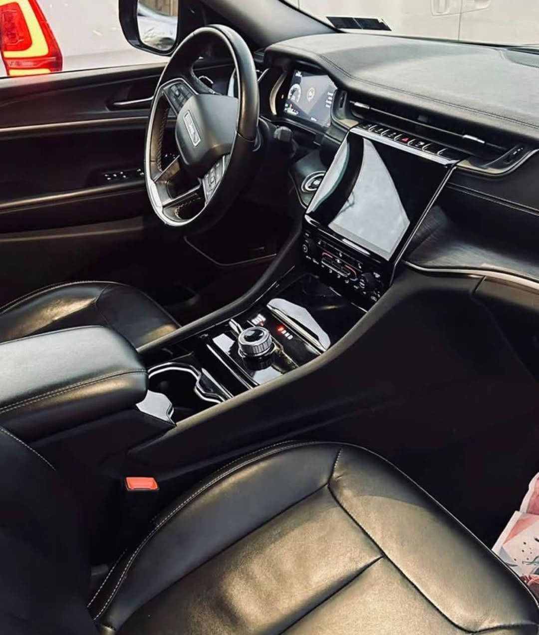 🚗 للبيع – Jeep Grand Cherokee L 2021
7 راكب | 3.6 بنزين | ممشى 64 ألف كم

✔️ بدون صبغ
✔️ وارد أمريكا تقرير غرق
✔️ شاشة + كشنات جلد  VIP+ كاميرا خلفية+ حساسات+رادار امامي ورادار جانبي ومانع تصادم انامي وخلفي+ تحديد مسار

✔️بيها ضربة بالباب ونازله شويه عالدوسه والضربة ما مصلحة
✔️مغلفة PPF بالكامل
✔️ سيارة عائلية جاهزة

💸السعر 28,000$ قابل للتفاوض بعد المعاينة

📍 البصرة
📩 للجادين فقط – اتصال أو واتساب
***********
