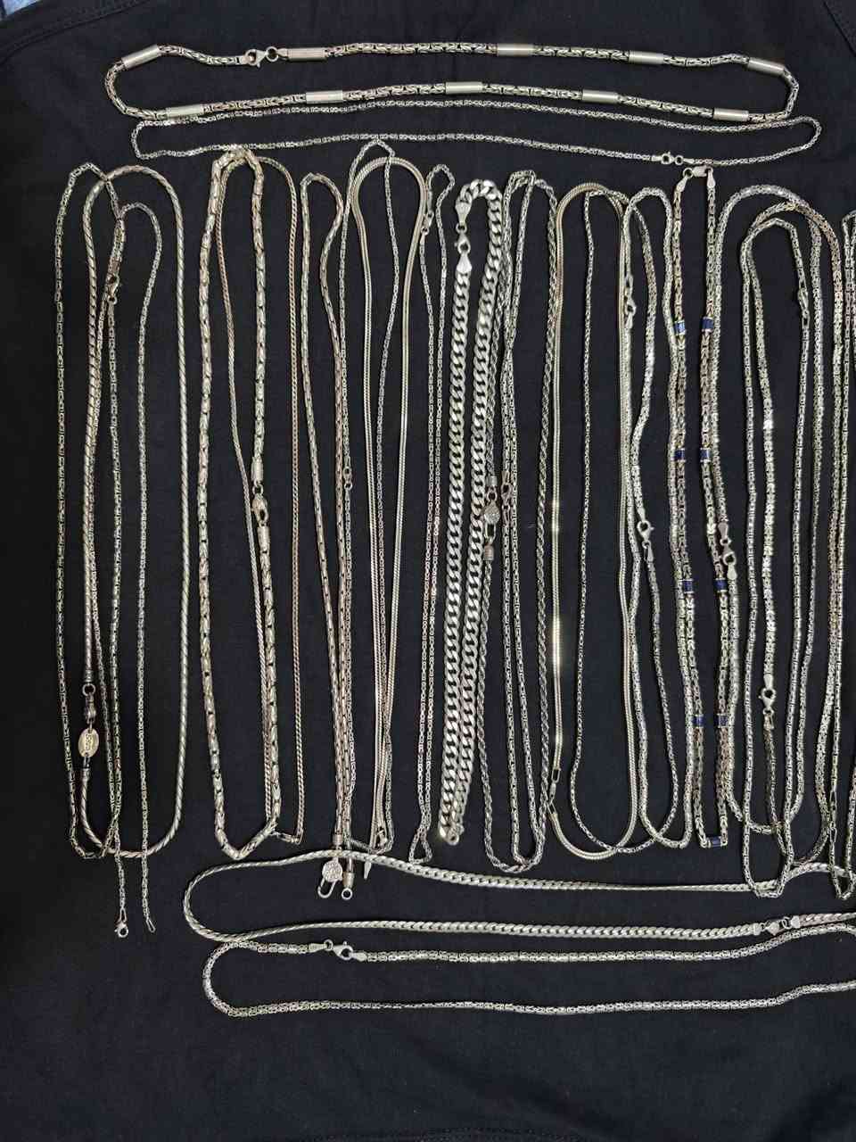 مكلف بنشر 
توفرت زناجيل وسوارات بيهن كيلو وشويه سعر الغرام 4500 وبيهن مجال كله نصهن سوارات فرعونيات ***********
رابط الواتس لنشر الاسعار يوم بيوم 

https://chat.whatsapp.com/DtSAkkx55tnHiyKnJkpMnF?mode=gi_t

