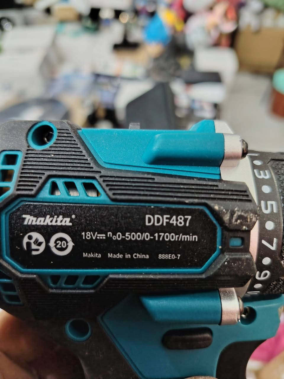 مكيته مفرغ
اليفيده يطي بي سعر
***********
