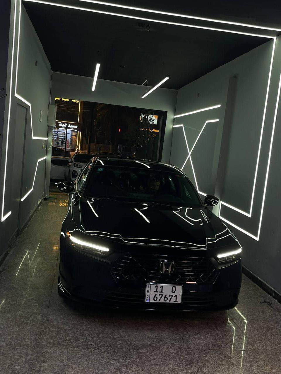 السلام عليكم 
للبيع هوندا اكورد ٢٠٢٤ حادثه موظح بالصور بااسمي رقم مميز 
بدون دواخل صبغ بنيد وجاملغ سياره ماشيه ٣٩ الف كيلو متر 
تخم تاير جديد وباتري جديد 
عمل جكات للبنيد سياره كامله ومناقصه اي شي 
مكاني الكراده شارع كراج ٢٠٠٠ 
السعر ١٨٥ وبيه مجال 
***********
*********** بغداد, العراق
