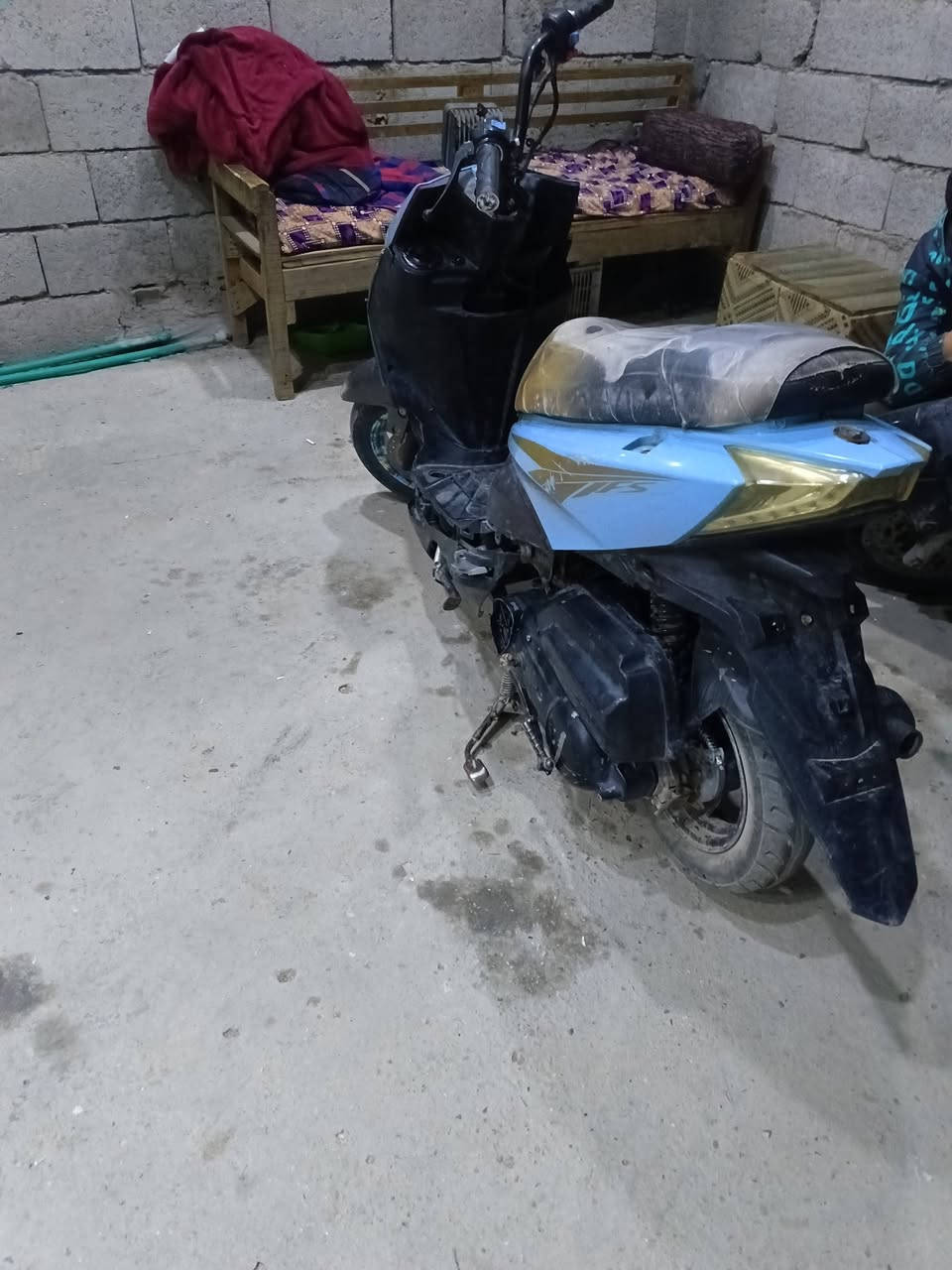 سلام عليكم ماكس صيني البيع بيها دخان بس ما عرف ناس تكول بلك وناس تكول كايمه المهم ابيع كوم حديد سعر  125 
***********
