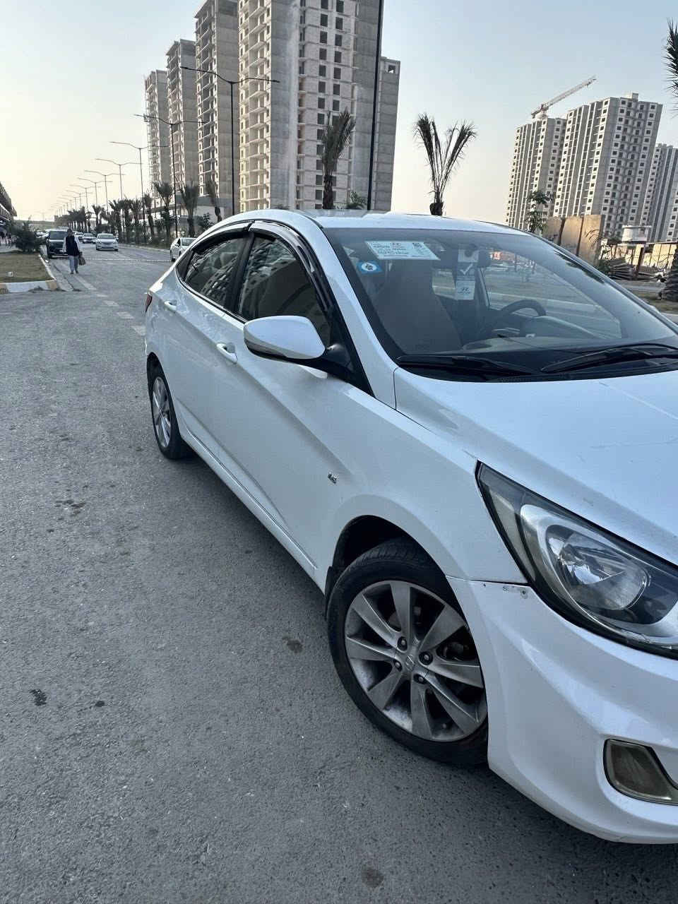 اكسنت 2011
محرك 1600 قطرتين نضيف كير نضيف صدري نضيف تيريد شغال  رقم إنكليزي صبغ ربع جاملي اماني وربع بلباب الخلفي    رقم بغداد السياره بسمي 
السعر 90$
هـاتـف ***********
