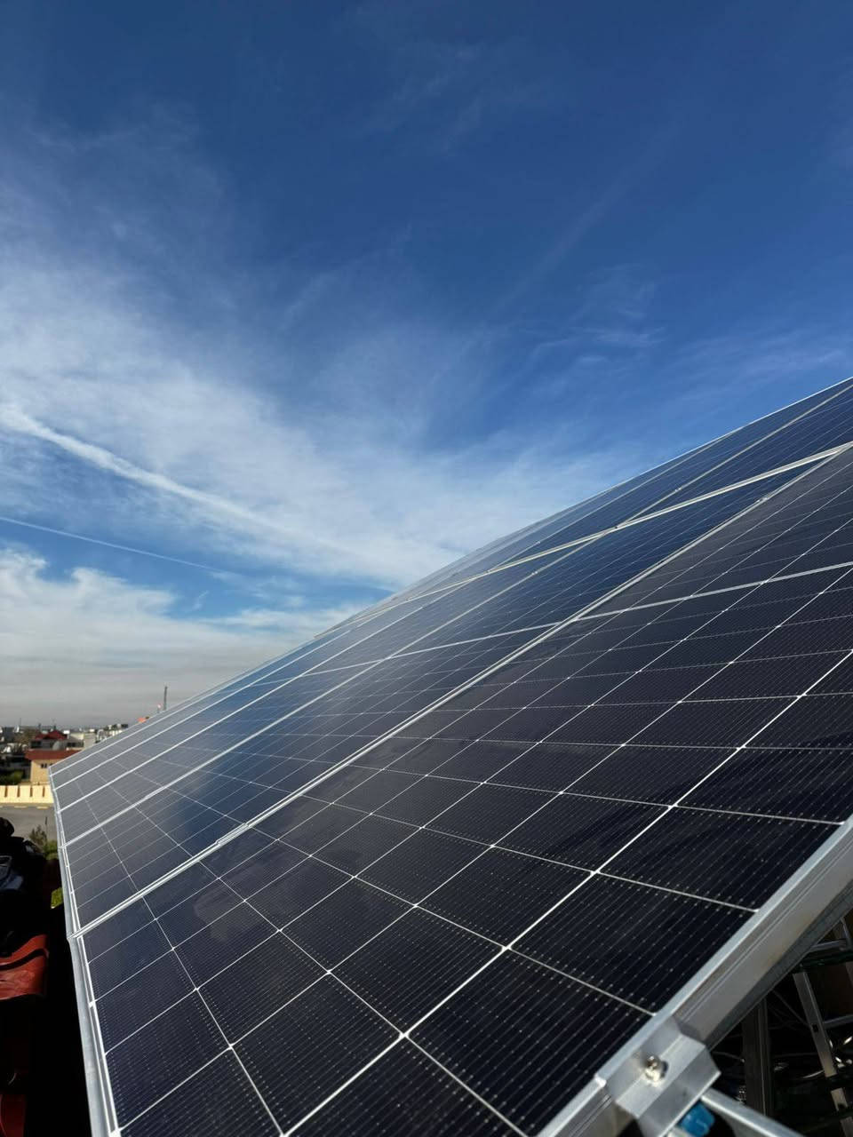 تم اكمال منظومة طاقة شمسية في اربيل 
مكونات المنظومة وتفاصيلها
الواح لونجي عدد 12
انفرتر من شركة ديا قدرة 6 كيلو واط 
بطارية من شركة WHET سعة 15 كيلو واط
هيكل حديد مغلون مقاس مقطع الحديد 8×4 سم 
اسلاك DC  و AC 
بوردات AC و Dc 
تسليك الاسلاك داخل صوندة فليكس 
جميع الكهربائيات 
كل ما تحتاجه المنظومة للعمل

📍 عنواننا: محافظة نينوى - قضاء الحمدانية - الشارع العام قرب مصرف الرافدين
📞 للاستفسار والحجز:
📩 راسلونا على الصفحة أو اتصلوا بنا عبر الأرقام التالية:
*********** - ***********
