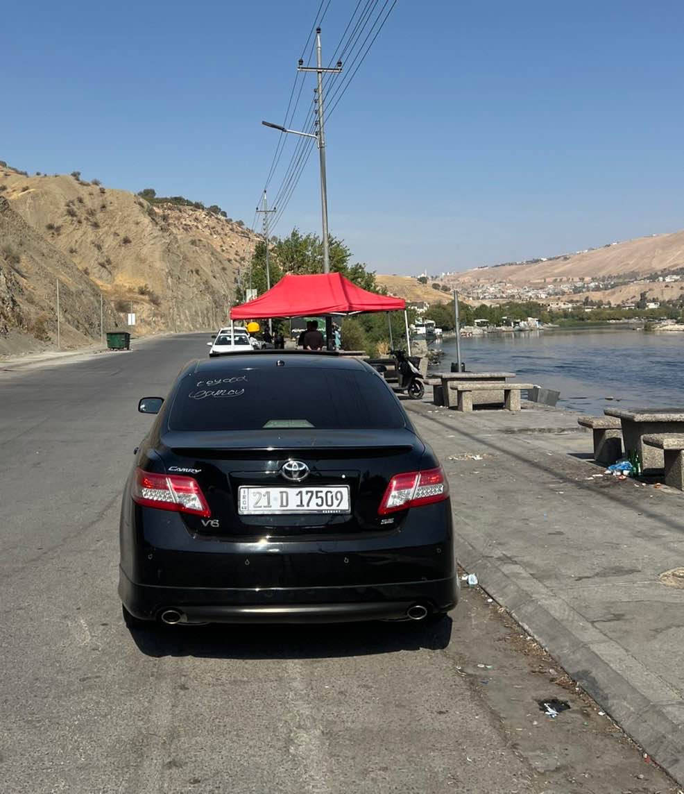 کامری ٢٠١١ SE فول مواسةفات بيلاد سپؤرت 
دةبل گزؤز سوكان ڤوليئوم  سلايت ناو كريمي  نمونةية لةجواني مةكينة ٤ پستون ٢.٥
گير و مةكينة  بةشةرت نةكراوةتةوة  
ماوةي رؤيشتن ١١٢هةزار 
زؤر پاك ماوةتةوةو توندو تؤلةو  بي تةقةو رةقة بي مةسروفة
بة نسبةت بؤياغي چاملغ و روبح و بونيتي لاي سايةق بؤياغة بةعال قنجيكي بةتانةي هةية   سةنةوي   نوئية بة ناوي خؤمة تا  ٢٠٣٠

نرخي ١26 گةلاو مةجاليكي كةم
*********** السليمانية, العراق
