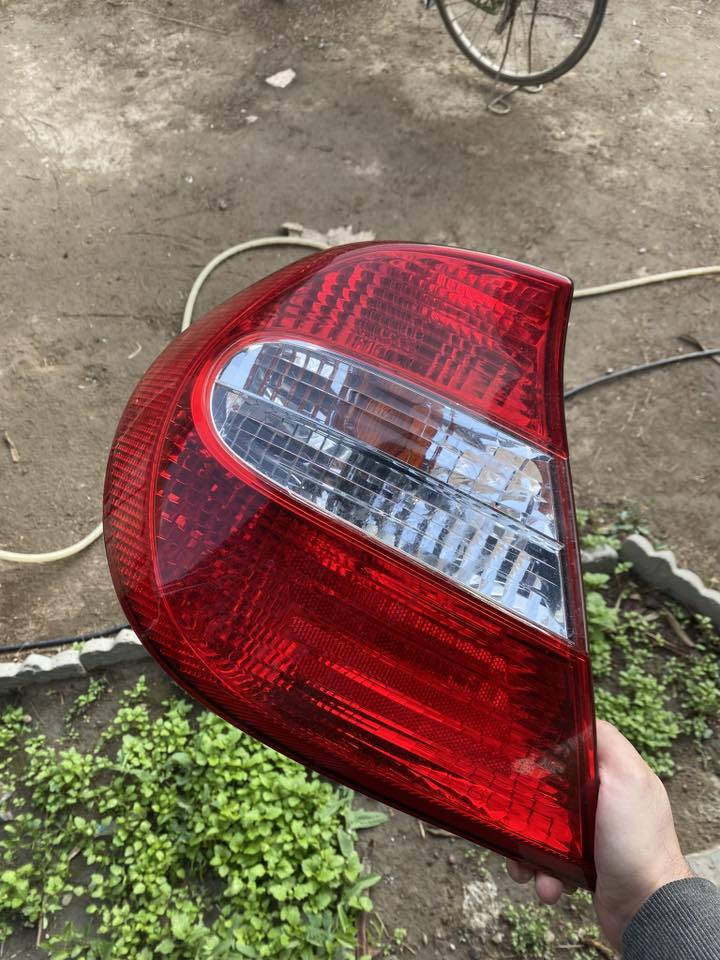 فقط هاي القطعة عندي /جهة السايق اصلية سعرها ٣٠ الف توصيل ماعندي / مكاني دورة ***********
