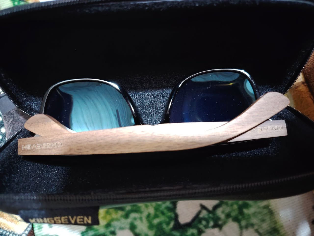 نظارات شمسية من ماركة Kingseven


**إذا كنت صاحب هذا الإعلان وتريد حذفه لأي سبب، رجاءا أرسل رسالة إلى الدعم الفني**