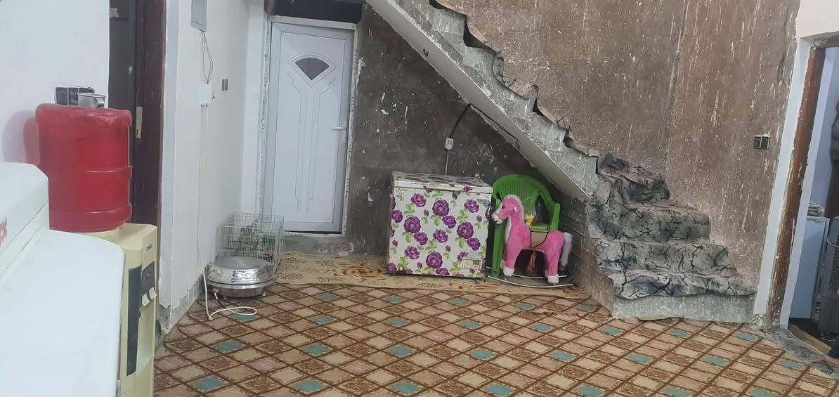 🏡 بيت للبيع – فرصة مميزة
بيت طابقين للبيع بمواصفات ممتازة:🔹 4 غرف نوم🔹 صالتين🔹 مطبخ حار + مطبخ بارد🔹 غرفة استقبال🔹 4 صحيات (داخلية وخارجية)🔹 مخزن🔹 سطح مرتب

📍 الموقع: الكوفة – شارع المعمل، قرب جامع الخزاعل وقريب من الشارع العام📐 المساحة: 218 متر📏 البيت ركن، شارع بعرض 15 متر⬆️ موقع عالي عن مستوى الشارع

💰 السعر مناسب (يُذكر عند التواصل)

✨ فرصة لا تعوض للسكن المريح بموقع حيوي


**إذا كنت صاحب هذا الإعلان وتريد حذفه لأي سبب، رجاءا أرسل رسالة إلى الدعم الفني**