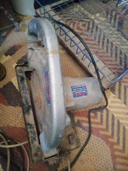 سلام عليكم منشار كهربائي جديد اصلي يعره 60 مع التوصيل هذا رقمي ***********
