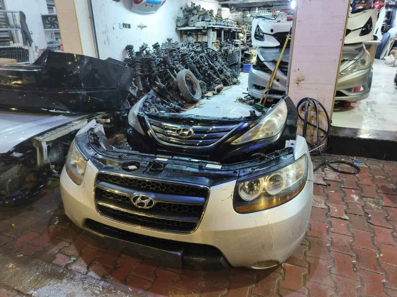 #السلام_عليكم 🌹
#بعد_إذن_الأدمن_المحترم 🌹

🚗 سيارتك تستحق الأفضل… ونحن نوفره لك!

💥 قطع غيار أصلية 100% وبأسعار تنافسية ما تلقاها بأي مكان
💯 جودة مضمونة لأن رضاك هو هدفنا الأول

🛠️ نوفر جميع قطع غيار السيارات:
✔️ الكورية
✔️ الخليجية الحديثة

📦 شحن مباشر من كوريا إلى الرمادي بدون وسطاء = سعر أفضل + ضمان أعلى

🔧 الجديد أولًا… والأصلي دائمًا
لا تخاطر بقطع مقلدة ❌ خلّي سيارتك بأيدٍ أمينة ✔️

📍 العنوان: الرمادي – شارع 100، الصناعة القديمة – قرب جامع القاضي

📞 للحجز والاستفسار:
مهند: ***********
📲 *********** (اتصال + واتساب)

✨ الجودة | السرعة | السعر المناسب
🚘 لا تقبل إلا بالأصلي… لأن سيارتك تستاهل الأفضل

🔥 سارع واحجز الآن قبل نفاد الكمية!

#المتحدة_لقطع_الغيار #الرمادي #قطع_غيار #كوري
