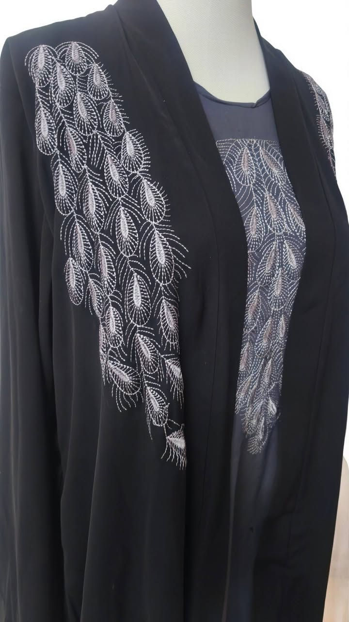 25 مع توصيل داخل الكوت 
بشت وداخل مخيط ويا تلبس وزن 80 إلى 90 امانه الله ماخذتها ب35 بس مو قياسي ويم اهلي ومارجعتها


**إذا كنت صاحب هذا الإعلان وتريد حذفه لأي سبب، رجاءا أرسل رسالة إلى الدعم الفني**