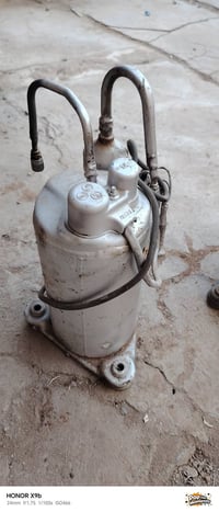 كومبريسرات ١ طن مستعمل شغال للبيع محورهن لغرض الضغط والسحب صيانة تباري...