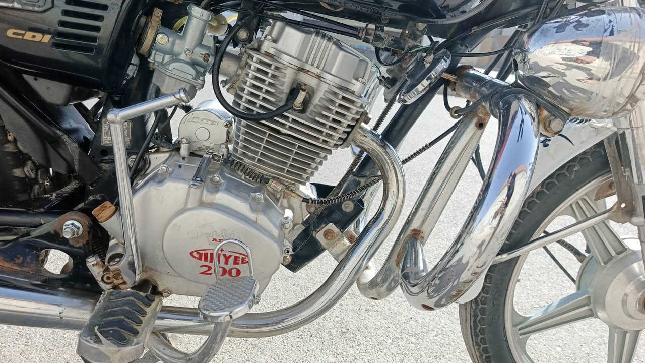 السلام عليكم مطار خمسه جير ابو الكلا للبيع سعر 4 50 الشراي يتصل على هاي الرقم***********
