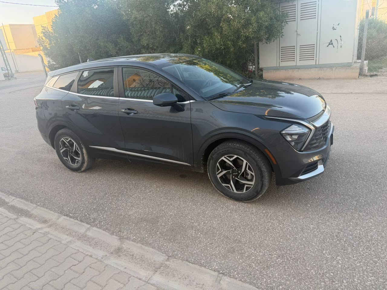 سبورتج 2023 وارد امريكي حادثها بسيط او سخيف جدا طخه بقبق الجنطه أو مصبوغ جزء منه الباقي كفاله من كلشي ليبل واحد السياره كلها بلاديه ماشيه 20 الف ميل سياره جاهزه من كلشي مكينه أو كير بلادي مكفولات حداديه  مكفوله جاهزه من اي شي رقم أربيل انكليزي تريد وكاله تريد تحويل حاضر اني السعر 168$ ***********
