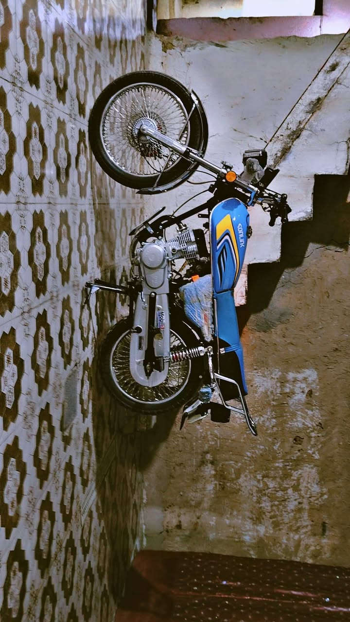 دراجه للبيع 2025 مقفوله كفاله عامه حلوه جديده ***********
