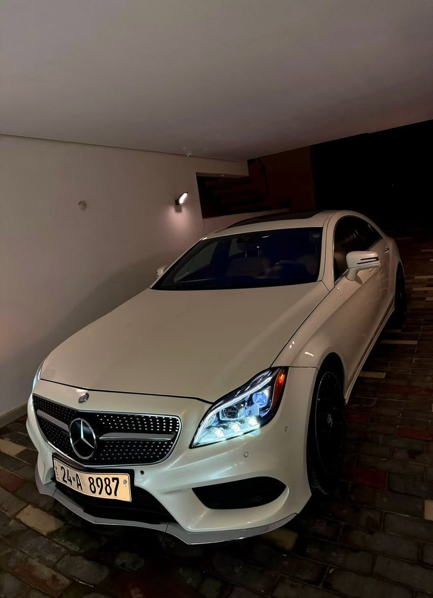 سلام عليكم حبايب 
للبيع 
Cls 350 2013 
فول 1/1 
وارد خليجي 
ماشية 100 الف 
سيارة فول 1-1 
محدث لايتات و دعامية موديل 17 
سيارة بدون صبغ فقط دعاميات 
رقم دهوك تحويل مباشر 
كت AMG 
استفسار اكثر *********** #mahdi_amg 
السعر المطلوب 230 و بيها مجال
