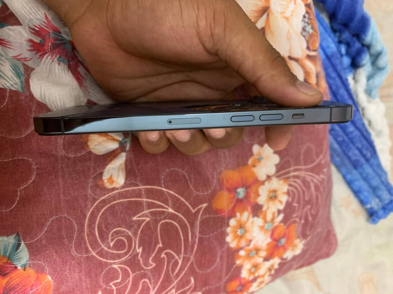 ١٢ برو ماكس مبدل بطاريه نوعيه تخبل وشاشه ذكره ٢٥٦ بطاريه ١٠٠ جهاز يخبل لعبا ما لعاب بي رجه خفيفه بل كمره مرات مراوس او ببع 250 قفل مكاني بغداد *********** وتساب
