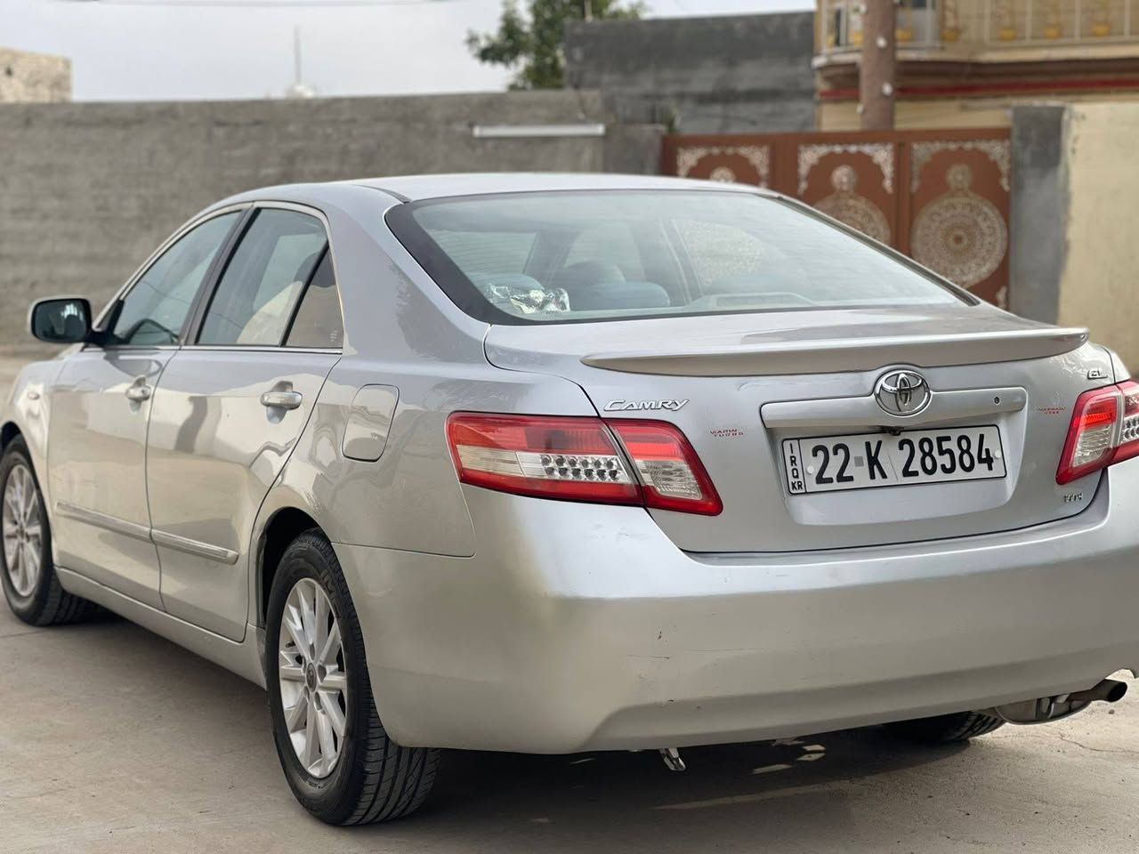 سلام عليكم*********** كامري موديل2011خليجي مواصفات GL رقم اربيل سنويه ورقم جديد شرط تحويل كير و محرك مكفول تخم تاير جديد حداديه جديد فقط قطعتين بخ بدون دواخل سونار موضح بالصور سعر115وبي مجال العنوان ديالی خانقين خناقين, ديالى
