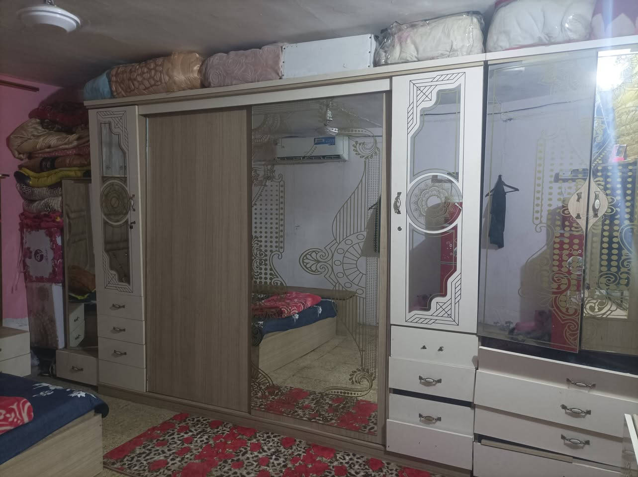 سلام عليكم غرفه تركيه للبيع
عوزه سجج فقط للجرارات  ولبوب  
للاستفسار مراسله الصفحه او اتصال ***********
