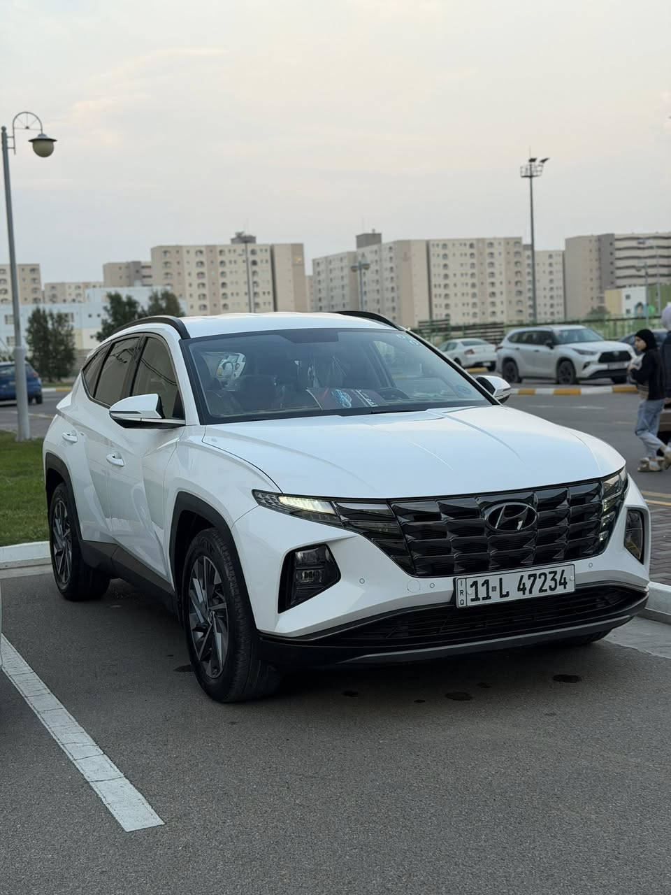 السلام عليكم
هونداي توسان موديل 2024 خليجي 
محرك 2000دوش 
ماشية 29الف 
فول مواصفات ماعدة البونراما 
مواصفاتهة 
حساسات امامية خلفية 
شاشة كبيرة 
ابل كار بلي 
اندرويد اوتو 
مثبت سرعة 
كامرة خلفية 
كشن السايق كهرباء 
مري شفط 
بصمة 
تشغيل عن بعد 
عدادات ليزرية 
لايتات زينون ولد بلادي 
بكلايت لد متصل 
رقمها بغداد بأسمي 
سعرها 218
مكاني بغداد بسماية 
للتواصل والاستفسار 
***********
