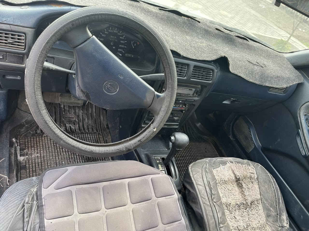 نيسان سني ياباني موديل 92 محرك 1800قبق اسود وكير اوتوماتيك مال حاويه تبريد تدفئة السعر 35 مكان بغداد العاب السيديه ***********
