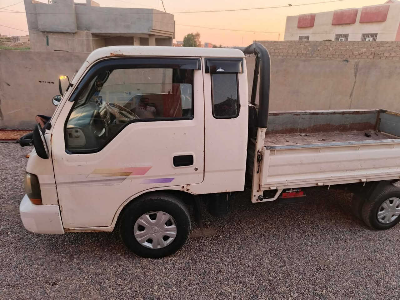 السلام عليكم كيه بزون موديل ٢٠٠٣ ام الحاكيه ما مسجله محرك كير اكسن شرط تبريد شقال تفياه شقاله شاشة شقاله كهرباء كله شقاله سيارة جاهزة مابيه نقص مكان السيارة الشرقاط البيع نقد عتضر عن المروس  السعر ٣٦وبيه مجال رقم هاتف ***********
