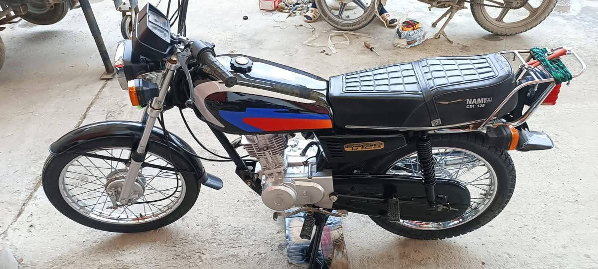 سلام عليكم
ارشا مديل15.. اوراق اصولي.. 

مكينه 24.. مفتوحه بس بوشه فقط.. 
السعر 800.. وبيه مجال الطيبين.. 
غراض كله نامه اصلي.. 

مكانك سوك الشيوخ.. 

رقم الهاتف.. ***********
