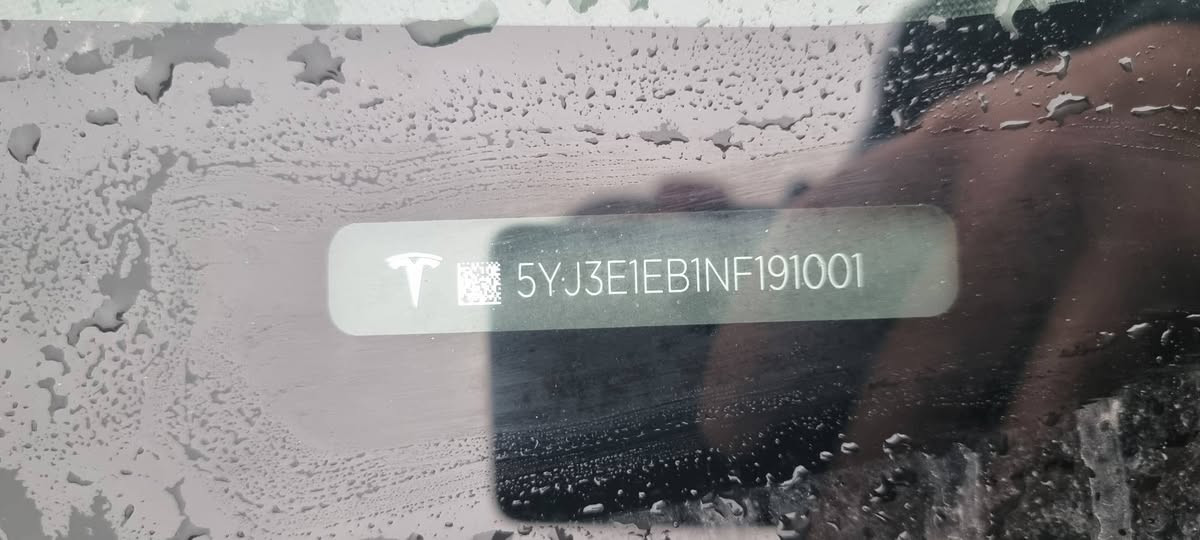 سلام عليكم تسلا ٣ موديل ٢٠٢٢ دبل ماطور لونك رينج ماشي اب امريكا ٧٥ الف ميل هسه ١٠٠ الف مايل جاملخ خلفي صبوخ حادث خفيف بدون ايرباك سعر ١٥٦ بس بيع بدون مراوس ***********
