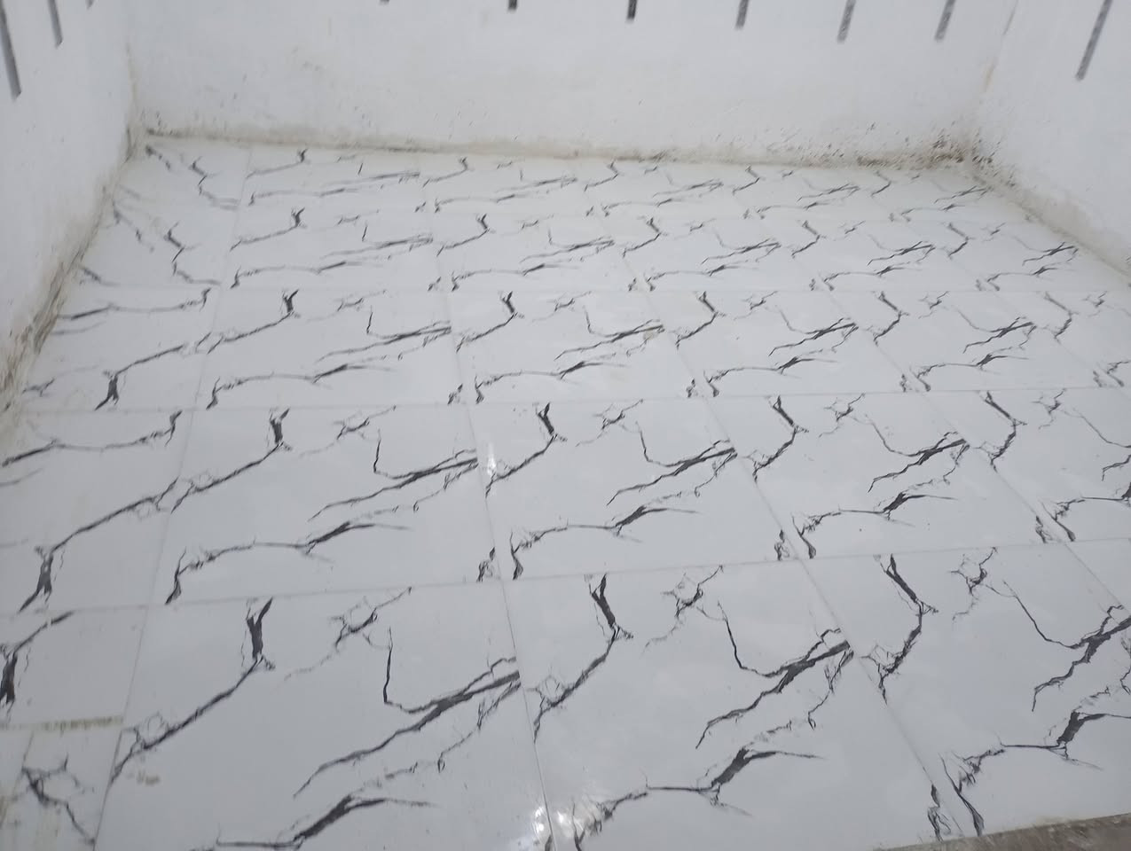 شغل سيراميك وكاشي ارضي جداري اسعار مناسبة
***********
