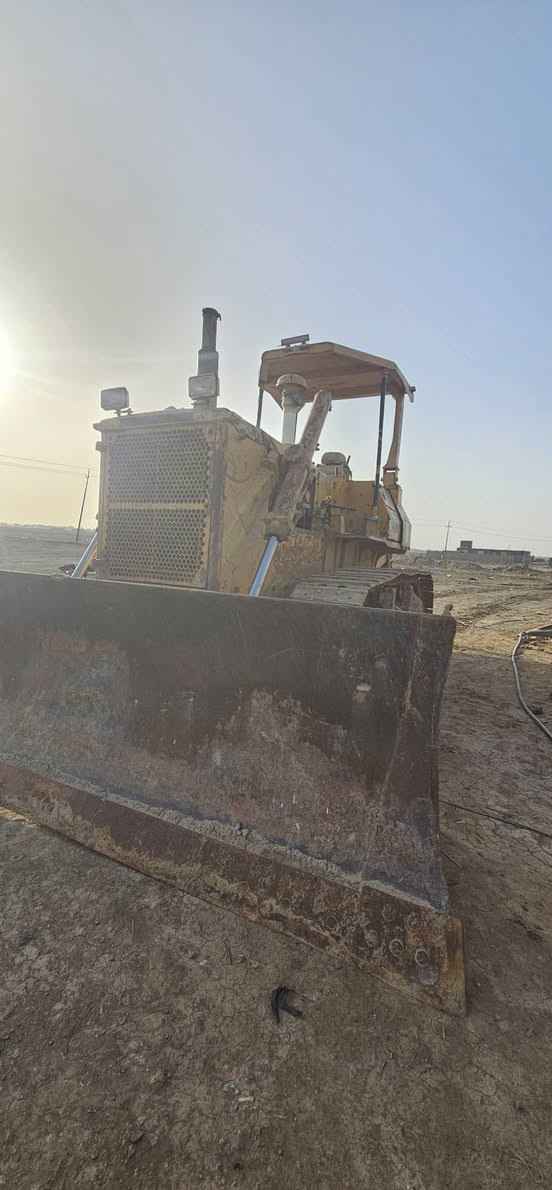 بلدوزر جاهز للايجار ***********
