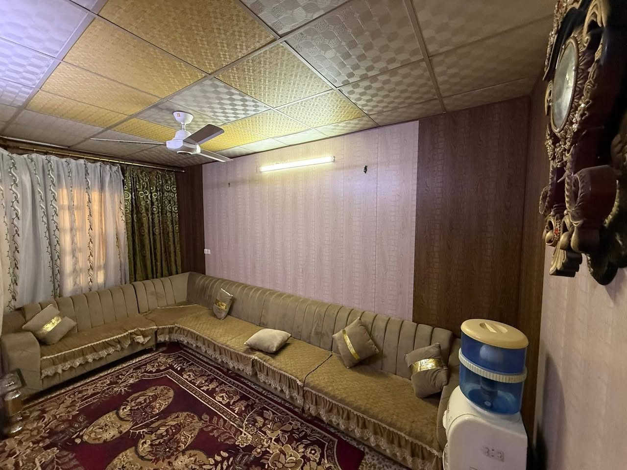🏠دار للبيع للبيع 

علق بتم ويصلك السعر 

فرصة استثمارية او للسكن

📍الموقع حي الميثاق فلافل بدر

طابق ونص

غرفتين نؤم

مطبخ بالطابقين متوفر
 
هولين

صحيات
 

المساحة105

الواجه 5,30

↕️مكون من طابق ونص 

✅سعر الدار عبر الهاتف
مكتب التهاني للعقارات سايدين الميثاق مجاور شركة الحافظ 

👤فيس بوك #مكتب التهاني للعقارات

☎️ كورك ***********
☎️اسيا‏ ***********‏
