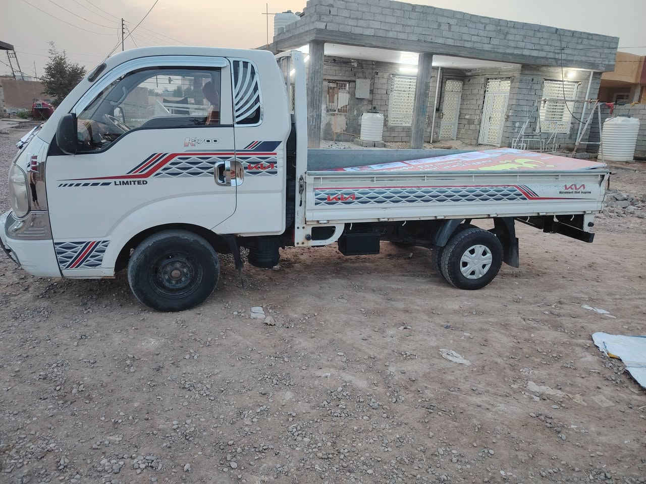 للبيع 12 كفالة عامل ماعدا شبر بربع السعر 100وبيهة مجال عنواني بغداد الحسينية قرب المرورهاذة ***********
