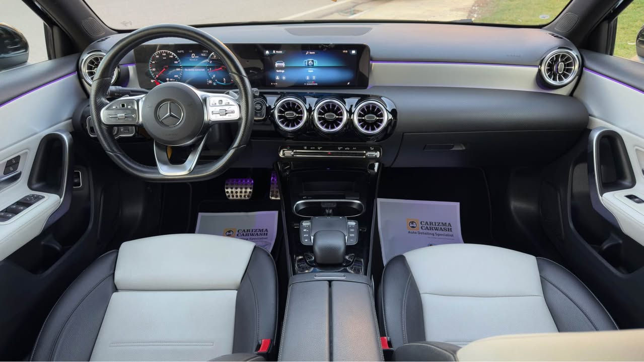 Mercedes Benz A200 
موديل:2023
سيارة وارد خليجي شركة BCM
فوول مواصفات عدي فتحة
بودي AMG بلادي
شاشة إلكترونية 
ليد كامل
لايت متحرك ليد
مراية كهربائية 
كاميرا 
حساس ٣٦٠ درجة
ماشي ٨١.٠٠٠ كم
تفاصيل:
عنوان سيارة اربيل
***********
***********
*********** أربيل, العراق
