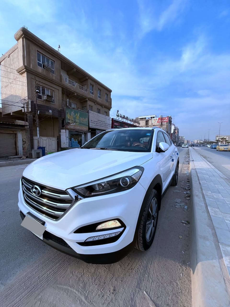 السلام عليكم من رخصه الادمن المحترم
توسان موديل 2018 خليجي للبيع رقم بغداد الجديد بأسمي

مكفوله كفاله عامه من الصبغ والبارد والتبديل والمحرك والكير ايضا بوضع الكفاله يوجد فقط رصعات بالجاملغ الامامي الايسر

ماشيه 70 حقيقي ومواصفات السياره شاشه كبيره اندرويد وكامره خلفيه دواره وحساس خلفي وباقي المواصفات المعروفه 
والسياره على وضع الشركه

السعر : 185 ورقه 

رقم الهاتف : ***********
***********

مكان السياره بابل
