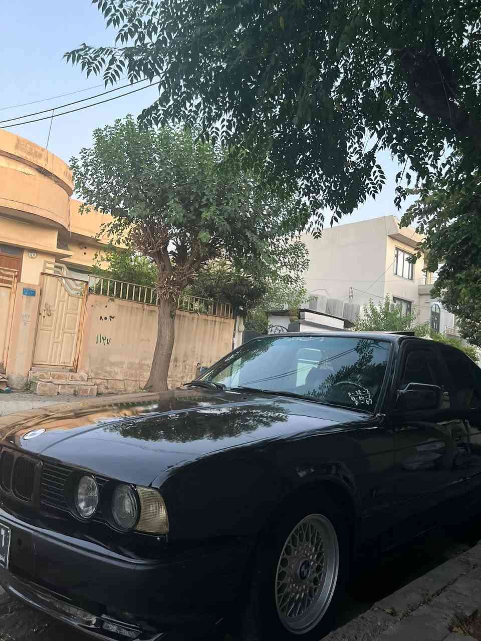 سەرەتا بە ناوی خوای گەورە.
١٩٩١ ٢٠ گێڕ عادی دیجیتاڵ
ویلی سفر سفر خستومەتە سەر  ئاڕم پلاستیک سلێمانی ئاڕم و ئەوەلیاتی سلێمانی  مەکەینە گێر بە شەرت کامل بۆیاخ بۆ جوانی قرچێکی پێشی هەیە نە شانسی نە هیچ شتێک ناوی هیچ نەگرتووە شایەبی باس نیە  جوان کاریم بۆ کردووە دەعامی پشتی M حاماوە هەمووی مەزبووت ئاکسل بە شەرت گێڕ مەکینە ئەکسل بە شەرت  بە نیو سلف هەڵدەبێت بە نیو سلف هەڵ نەبوو 100$ ببڕە  برێک مەزبوت ناو گێچ ئیش دەکات تەنهاگێچی  بەنزین نەبێ  سەیارەکە هەیکەلی جوانە کلاج و عەینەی تازەیە و تازە گێڕم داگرتووە بێ مەسرەفە سەیارەکە قوپاوی نیە!! خایسی نیە سەیارەکە!! سپێری تێدایە ئەشیا بیلادی هەندێک تێدا ماوە..  سوکان پاوەر پاوەری مەزبووتە بە شەرت دەدەم سەیارەکە وەک ڕسمەکان نەبوو نەتەوێت ژ.تەلەفۆن..***********..
موشتەری نی بێزام مەکە تکایە .
