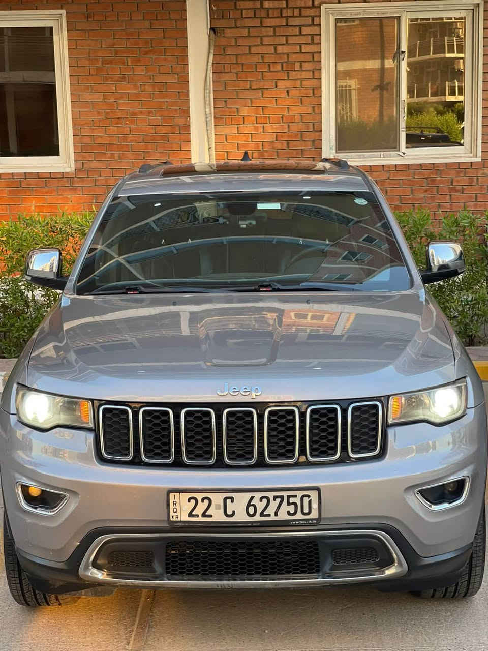 للبيع    جيب 2018 لمتد

* شاشة Uconnect مقاس 7 إنج  
* Apple CarPlay
* Android Auto
* بلوتوث
* كاميرا خلفية
* مثبت سرعة
* تشغيل بدون مفتاح
* مكيف أوتوماتيك 

* ABS
* ESP مانع الانزلاق
* Traction Control
* وسائد هوائية متعددة

. المواصفات :
1-اللون : رصاصي 
2-المحرك :3600/6V
3-الرقم : اربيل
4-اوتو ستوب 
5-الداخل اسود 
6-مقاعد جلد 
7-الويل حجم 20
8- التشغيل عن بعد 
9-حساس خلفي 
10-رادار خلفي 
11-المقاعد الأمامية كهربائية 
12-تبريد قطعتين 
13-بصمه أبواب 
14-العداد 96 الف ميل 
15-الضرر: ربع باب خلف الراكب 
السعر :212 ورقه 
المكان : بغداد


**إذا كنت صاحب هذا الإعلان وتريد حذفه لأي سبب، رجاءا أرسل رسالة إلى الدعم الفني**