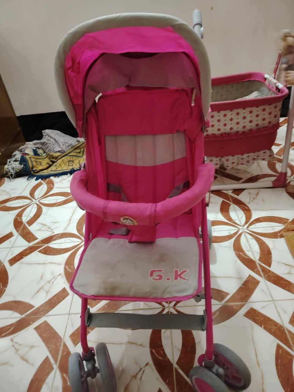 سلام عليكم عربانه وكروك البيع  استعمال قليل  ***********
