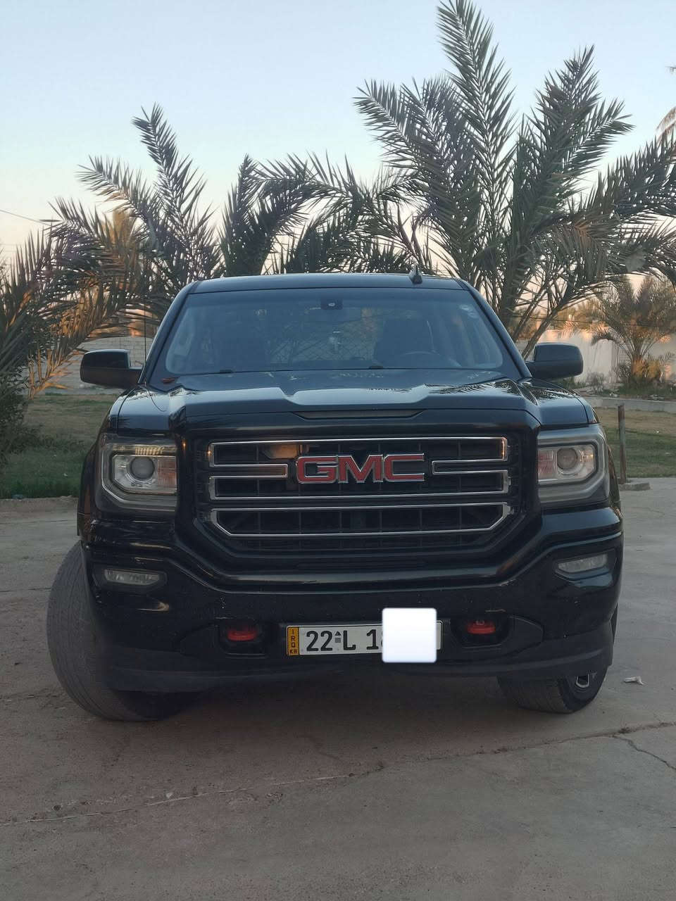 السلام عليكم
جمسي سيرا للبيع
موديل 17 

محرك 5300 
تشغل عن بعد
باب قصير بدي طويل
ضرر باب السايق فقط بدون دواخل 
وهنا بلعراق جاملغ خلفي جهت السايق بي بارد وصبغ شي قليل 
بجم كبس كير محرك كفاله 
سياره خير من الله نصبه تخبل 
رقم اربيل تحويل مباشر
مكان السياره ديالى بعقوبه 
السعر 185 وبيهة مجال للشراي
خابر وتدلل ***********
