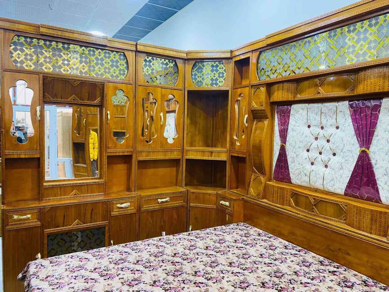 توجد غرفة نوم هودج جديده طك ستخدام جدا قليل متكونة من 6قطع نضافة فول هيا ودوشكها السعر مليون وربع العنوان الرمانة الاستفسار علرقم ***********
