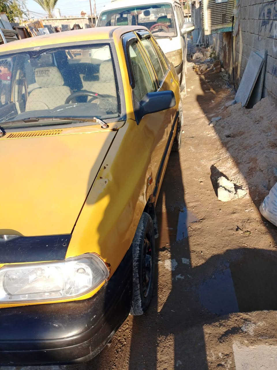 السلام عليكم سايبه 2012 سياره خير من الله بس المحرك بيتا بخير رقم انجليزي واسطت كهربائيات جير جديد محرك بيه تبخير العنوان بغداد سعر 20 رقم الهاتف***********
