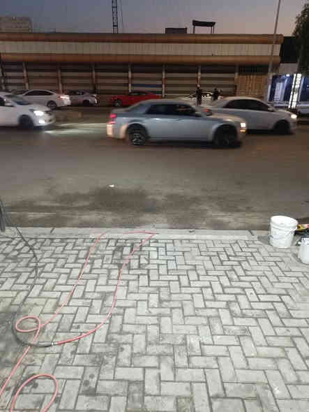 سلام عليكم شباب محل كامل للبيع هوه وموقعه يعني تجي گبل تفتح بي بدون ما دور محل موقعه قرب ساعه المعقل عشارع ومساحه كدامك كلهه الك لمحل ينباع كامل شيله وحده سعر5وربع لغراض صارلهن ٢٠يوم  كله جديد حته سبلت للستفسار ***********   البصره المعقل
