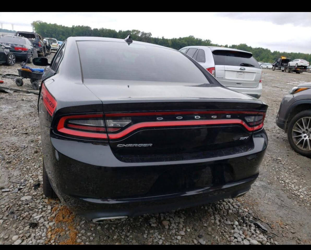 سلام عليكم جارجر  16 مرمز 22 سيارة كفالة بيهة بس باب كلير من امريكة استخدام شخصي كشانات حضن شاشة جبيرة كير مكينة حدادية كلة كفالة السعر 165 :ستفسار  *********** مكان السيارة بصرة قضاء المدينة مكلف بنشر
