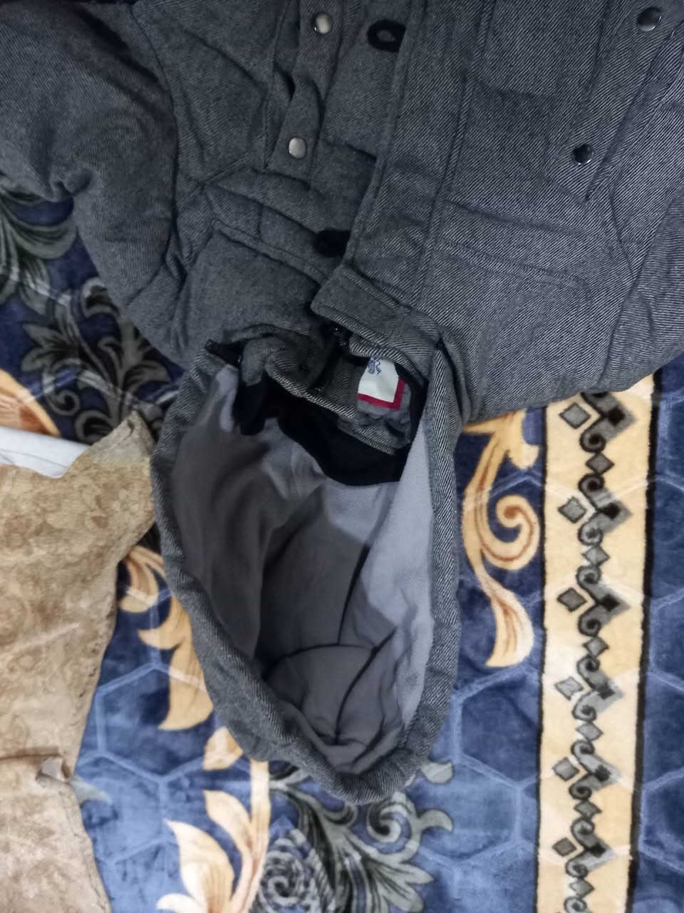 اخوان سلام عليكم هاي القابوت للبيع مال نساء عنواني حي مثنى الاولى قرب عياده دكتور عباس شيخو والسعر 35 وبها مجال *********** ***********
