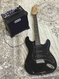 گيتار Stratocaster • HSS • أمبلفاير KEMP ١٥ واط