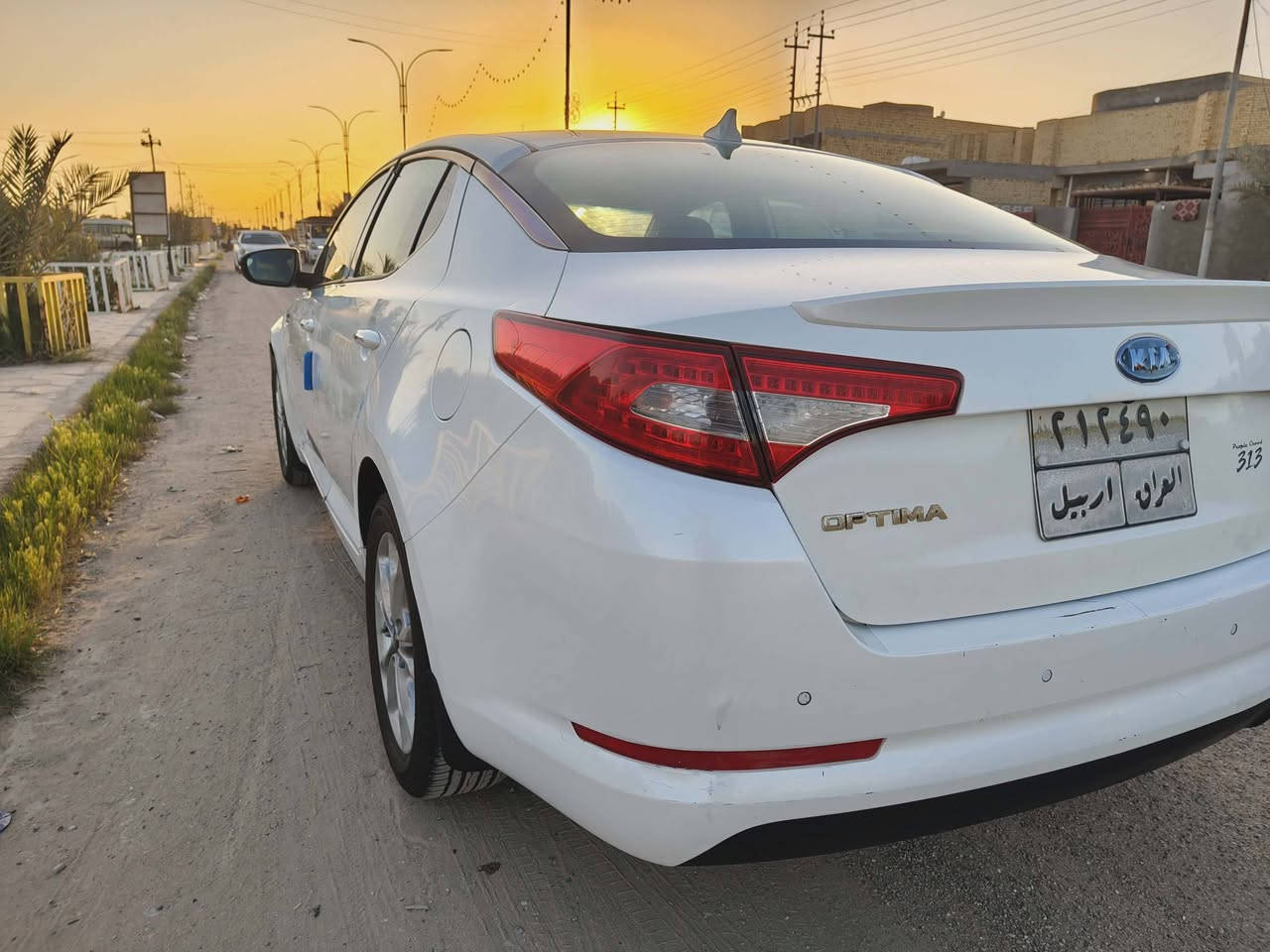 السلام عليكم كيا اوبتيما 2011خليجي مكينه 2000 رقم اربيل سنويه ساقطه وكاله وتحويل موجود مواصفات شاشه وكامره بصمه ابواب وتشغيل حساسات خلفيه السياره بيه باب خلف السائق صبغ فقط سونار موجود السياره جاهزه للاخير حداديه امامي خلفي وتخم تأير وباتري كله جديد ومشط ستيرن جديد تفاصيل اتصال***********
