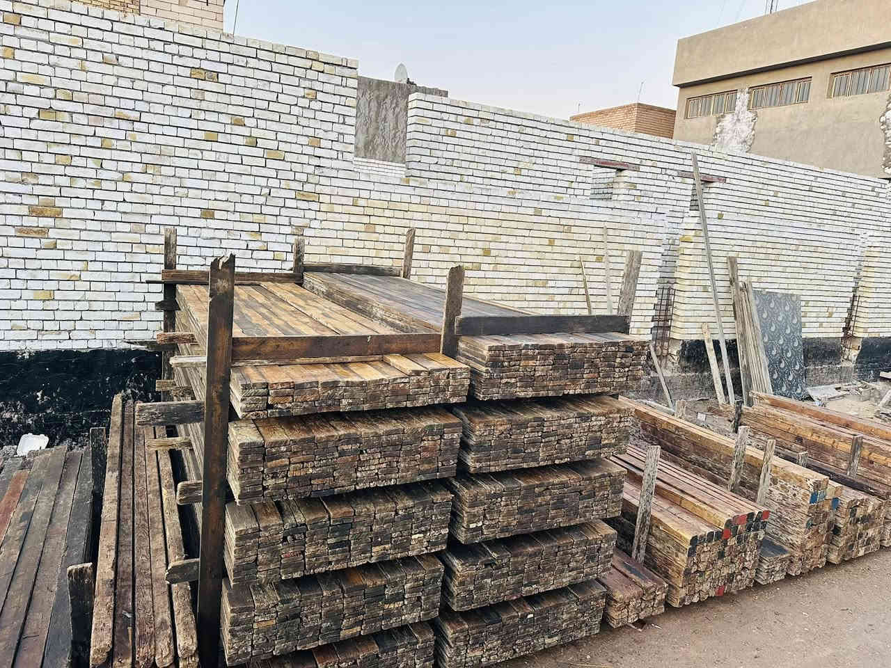 للبيع قولب اثنين واحد 13 / وثاني 12 ونص ***********
