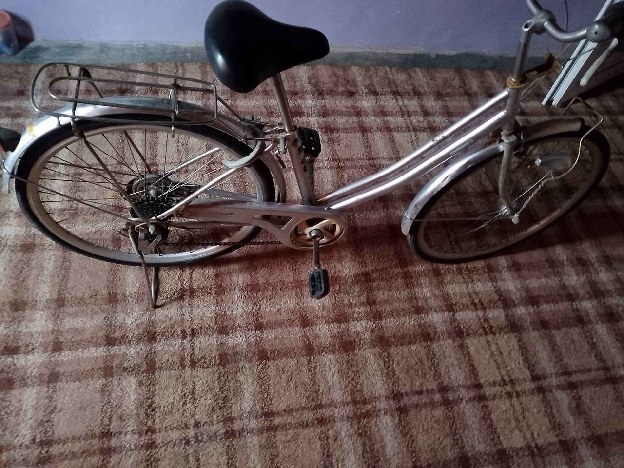 السلام عليكم بوسكلي للبيع حجم 26 جديد وضع شركه كلو شغال تواير كبس ويالتو عدله عين سحريه شغاله تبديلات شغاله السعر خاص ( بتفليسه مال مستعجل)#دائمن #وافقو


**إذا كنت صاحب هذا الإعلان وتريد حذفه لأي سبب، رجاءا أرسل رسالة إلى الدعم الفني**